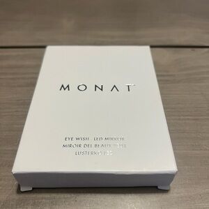Monat White hand mirror Accessory